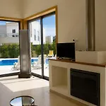 Дом отдыха Linda Oura 4br 10 New For Rent!