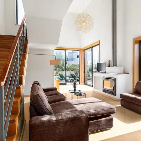 Linda Oura 4br 10 New For Rent! * 알부페이라