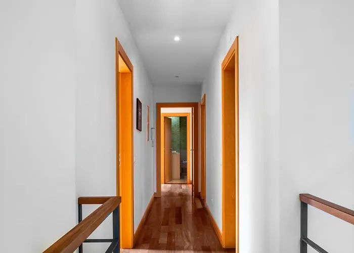 Linda Oura 4br 10 New For Rent! * 알부페이라