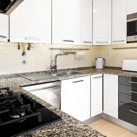 Дом отдыха Linda Oura 4br 10 New For Rent! Албуфейра