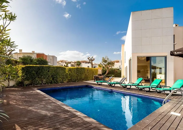 Linda Oura 4br 10 New For Rent! Holiday home *