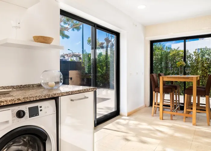 Linda Oura 4br 10 New For Rent! Holiday home *