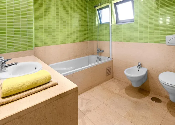 Linda Oura 4br 10 New For Rent! *